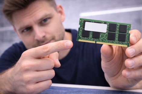 Notebook nebo počítač je pomalý? Pomoci může výměna nebo rozšíření operační paměti